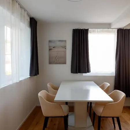 Berg & Berg - Self-check-in Апарт-отель Шпиц