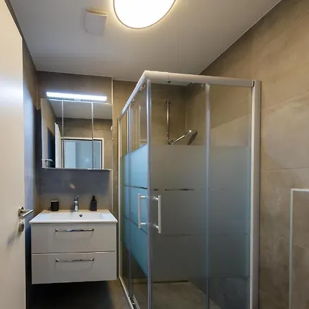 Berg & Berg - Self-check-in 3* Шпиц